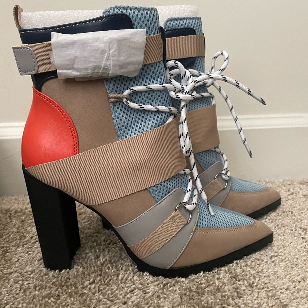 Steve Madden Blue Tan Heeled Boots with Chunky Heel